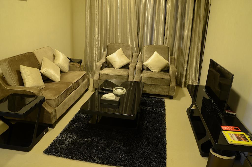 Reef Hotel Aparts Ajman Exterior photo